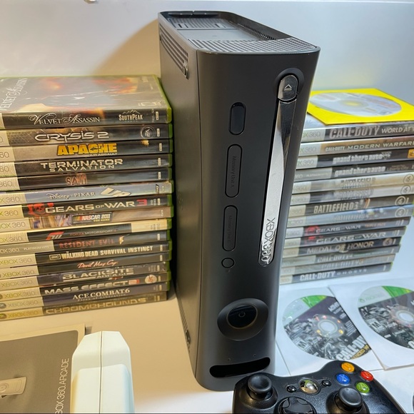 (MEGA BUNDLE) Xbox 360 Console (48) Games & Accessories!! - Picture 17 of 17